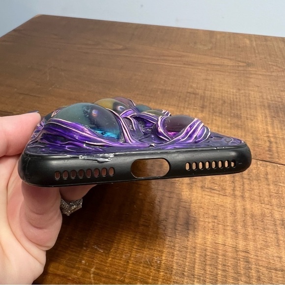 iPhone 8 Plus custom handmade phone case 3D dragon eyes in purple silicone - Picture 4 of 10